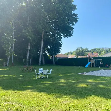 Le Chateau De Le Sec Guest house *
