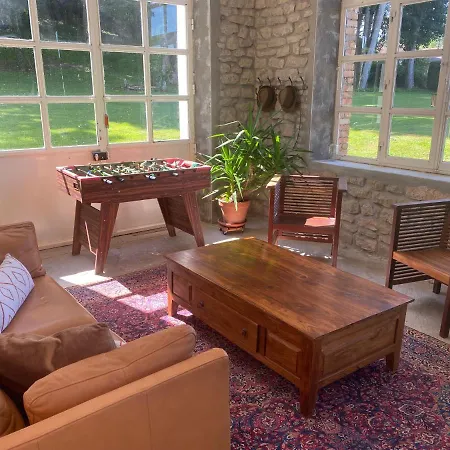 Le Chateau De Le Sec Guest house *