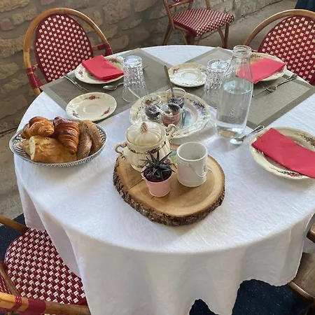 بيت ضيافة Le Chateau De Le Sec Monthureux-le-Sec