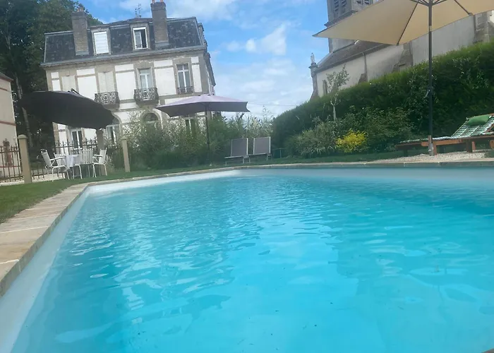 Le Chateau De Le Sec Penzion Monthureux-le-Sec