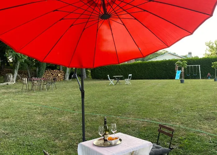 Le Chateau De Le Sec Penzion Monthureux-le-Sec